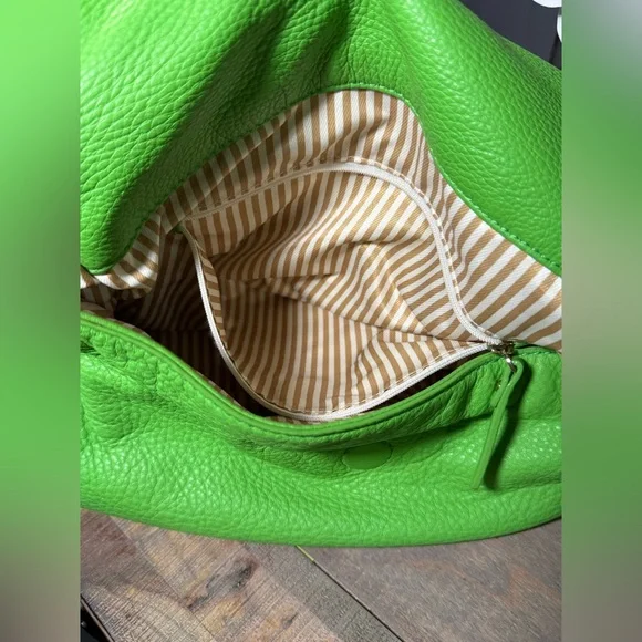 Kate Spade New York Cobble Hill Little Minka. Shamrock. Crossbody or handheld. - Picture 14 of 14